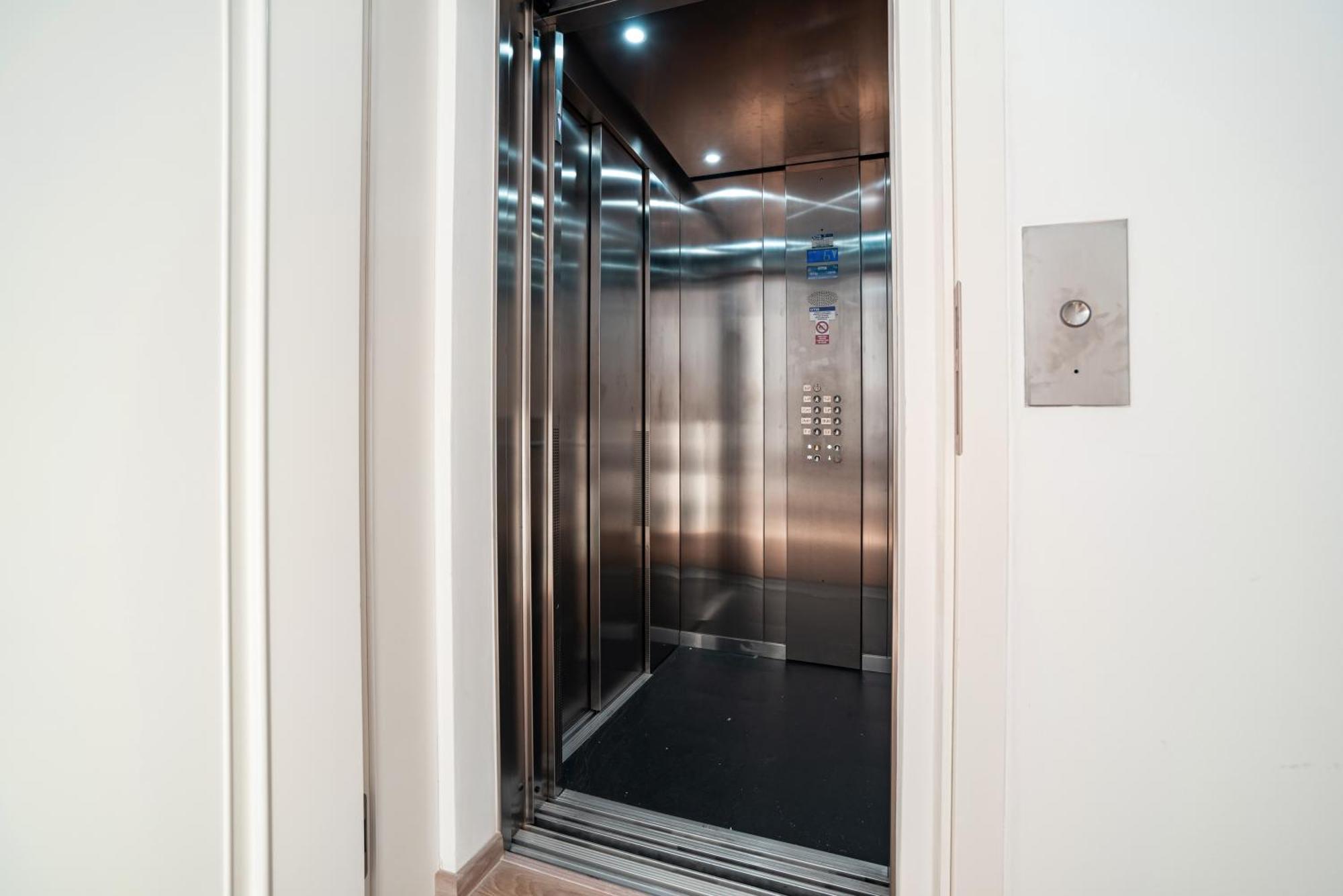 Apartmán High-class Rooftop Apt. With Spacious Terrace *