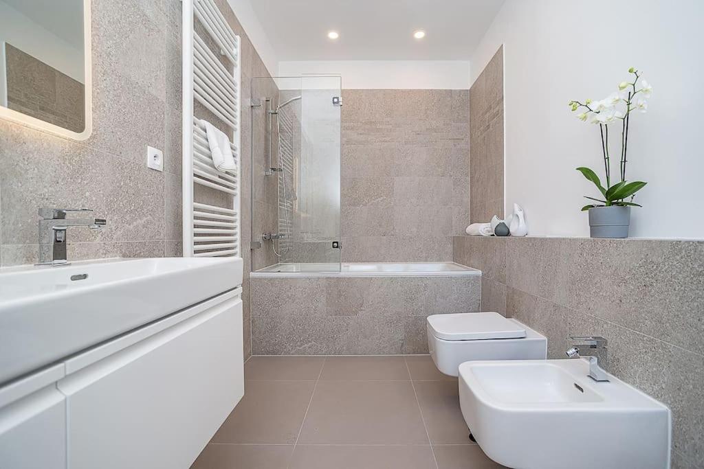 High-class Rooftop Apt. With Spacious Terrace Apartmán Praha